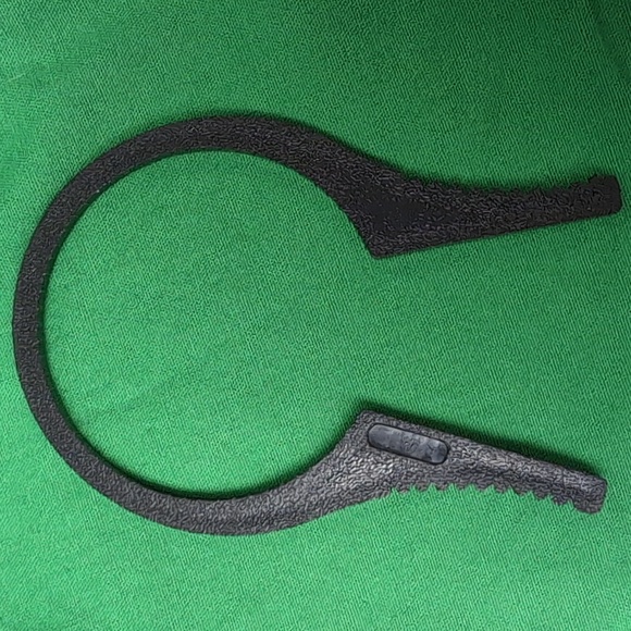 2 Camera Lens Filter Wrench Kit - Picture 2 of 2